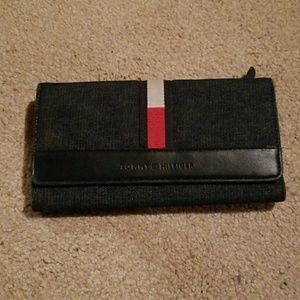 Tommy Hilfiger wallet